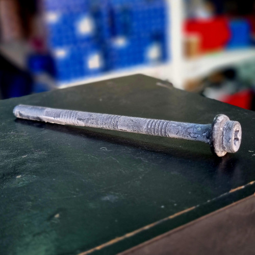 پیچ سر سیلندر پژو ۴۰۵ شرکتی ایساکو