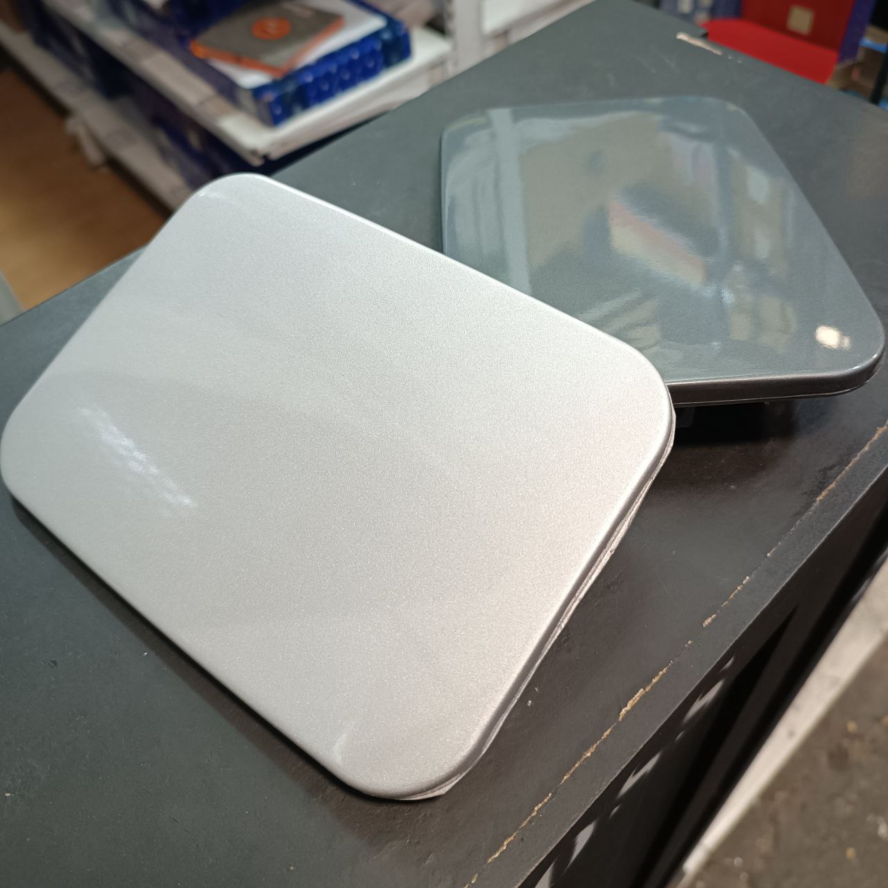 درب باک بنزین بیرونی پژو ۴۰۵ برند امیران